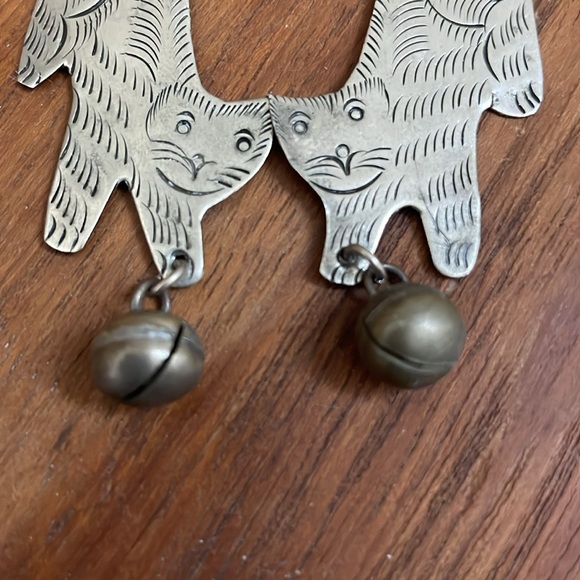Vintage Silver Stamped Cat Playing with Ball Bell Earrings - Picture 3 of 6